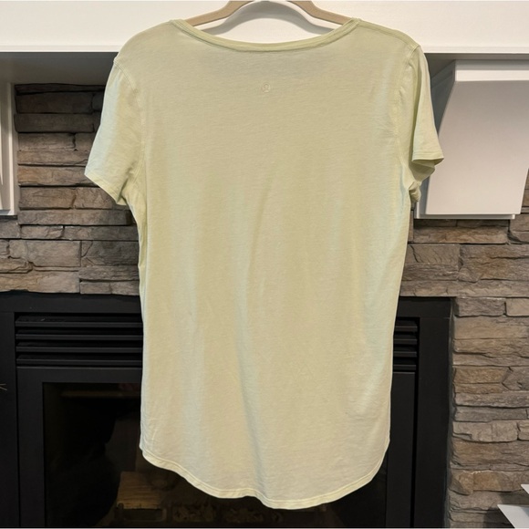 Lululemon Size 10 Dew Green Top - Picture 2 of 3
